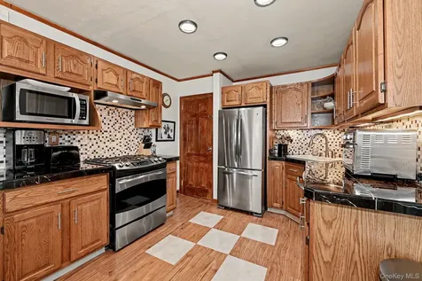 13 Lorenz Avenue New Rochelle NY 10801