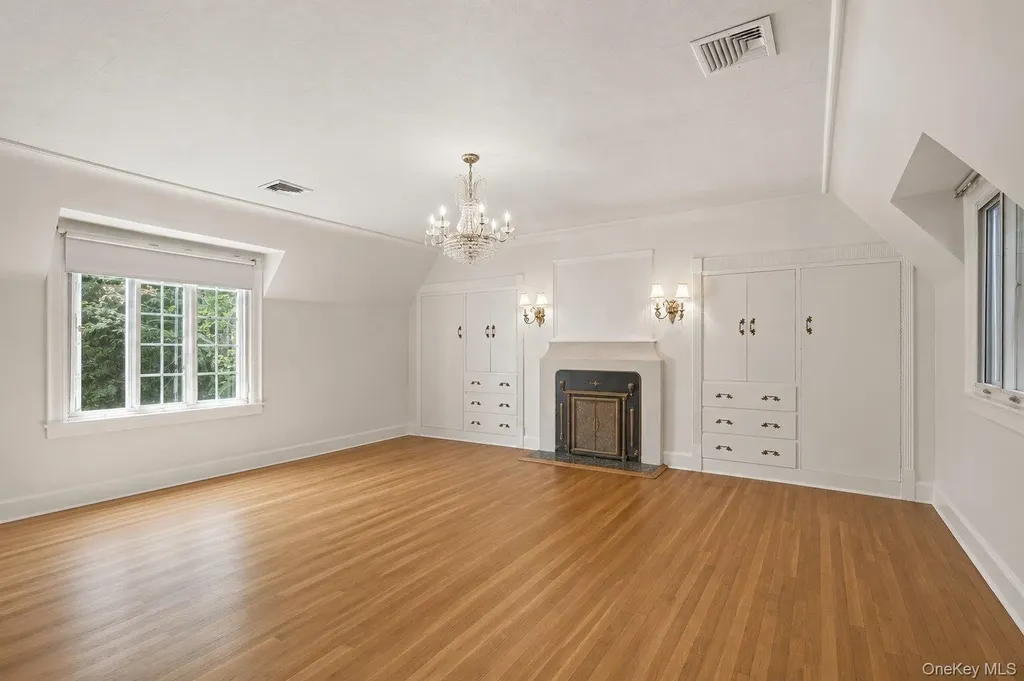 72 Hampton Road Scarsdale NY 10583