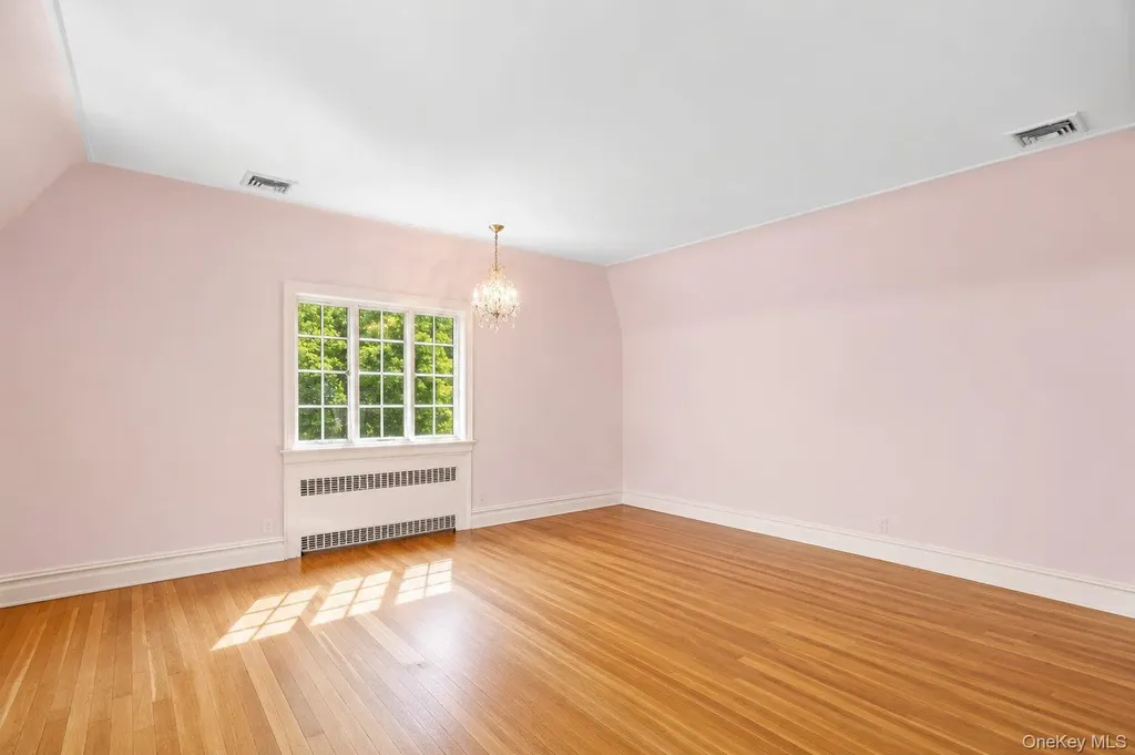 72 Hampton Road Scarsdale NY 10583