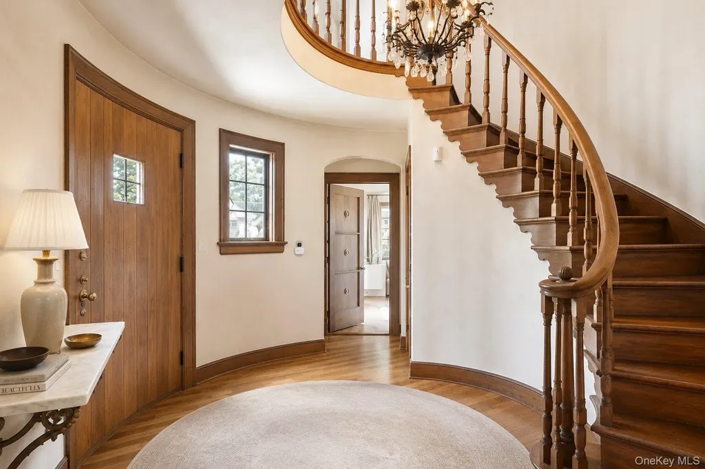 72 Hampton Road Scarsdale NY 10583