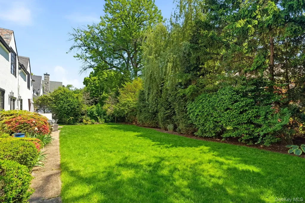 72 Hampton Road Scarsdale NY 10583