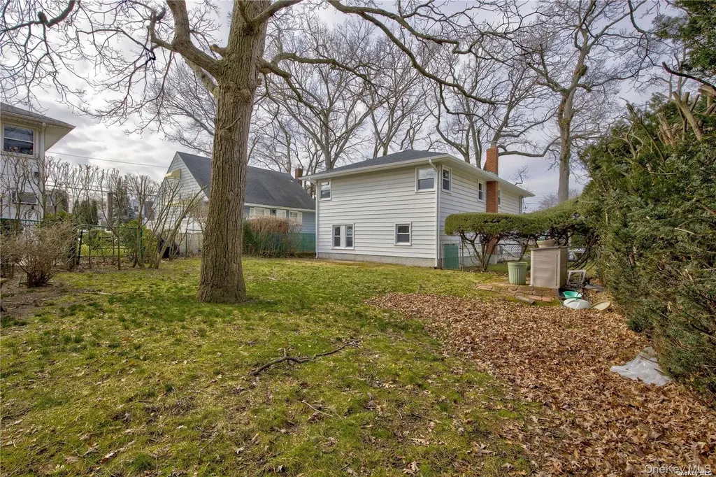 207 Catherine Avenue Franklin Square NY 11010