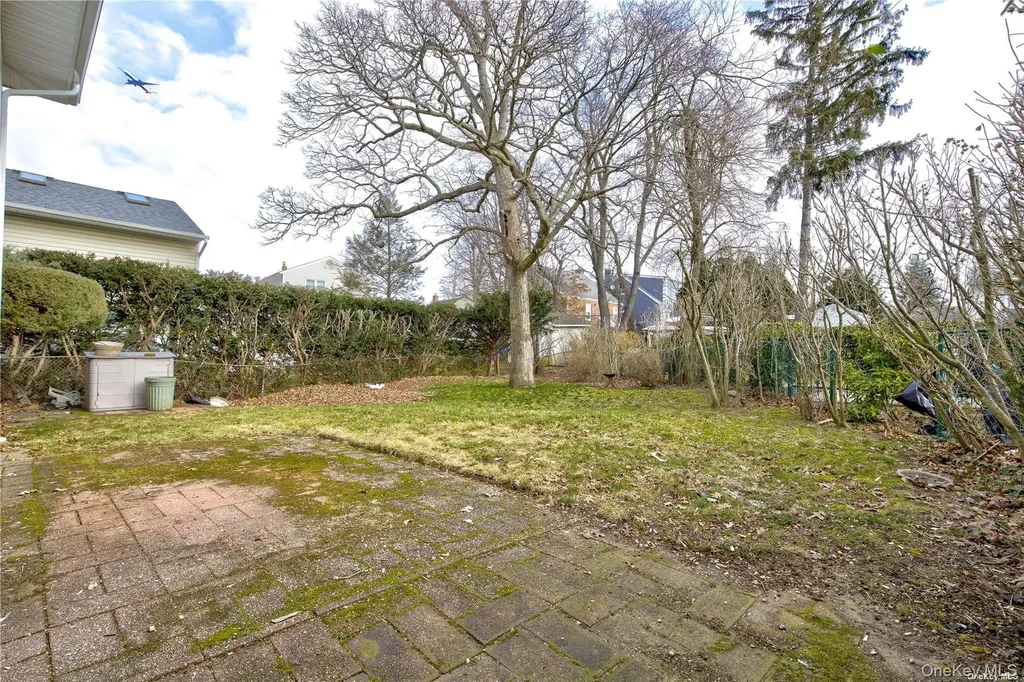 207 Catherine Avenue Franklin Square NY 11010