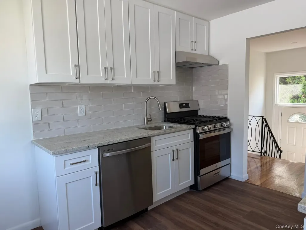 65 Florida Avenue Island Park NY 11558