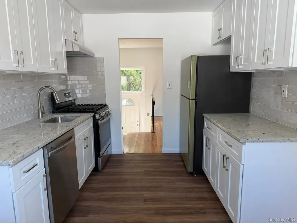 65 Florida Avenue Island Park NY 11558