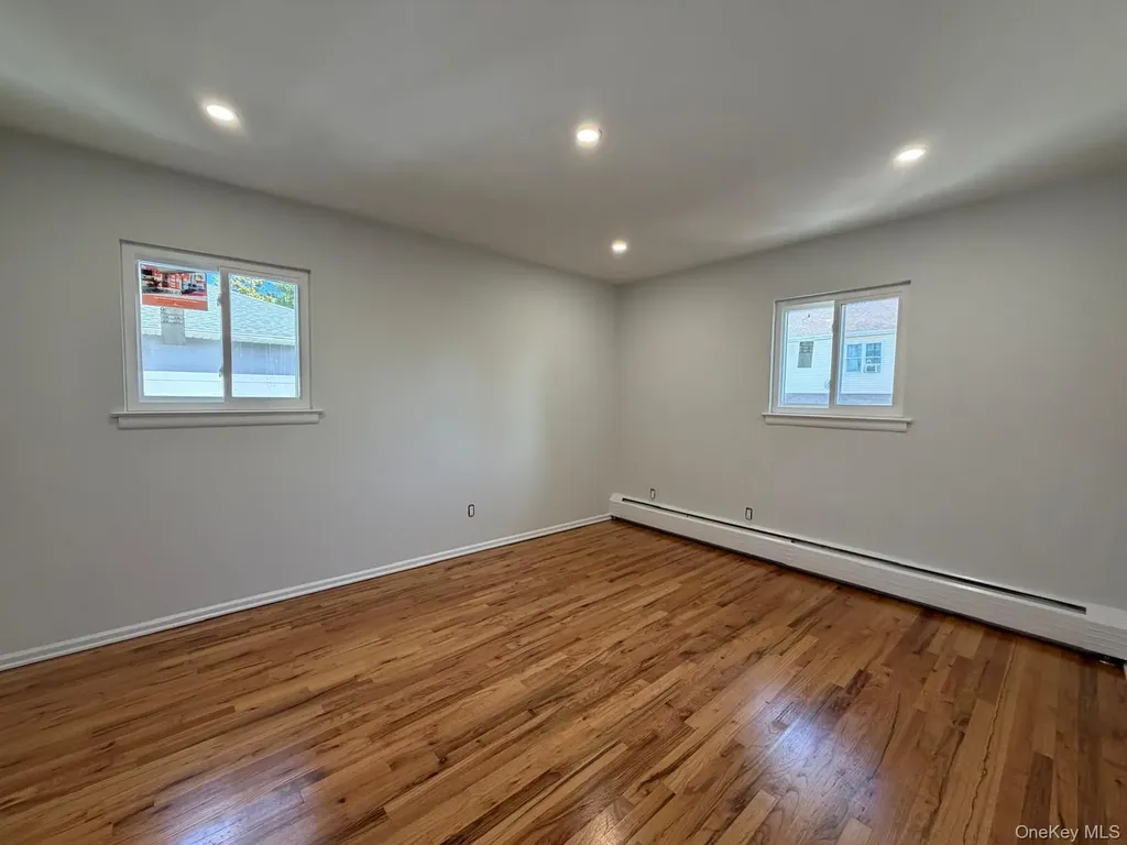 65 Florida Avenue Island Park NY 11558