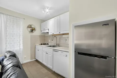 205 W Post Road White Plains NY 10606
