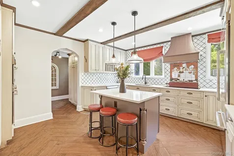 14 Overhill Road New Rochelle NY 10804