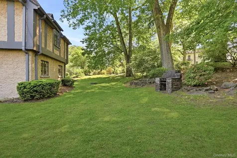 14 Overhill Road New Rochelle NY 10804