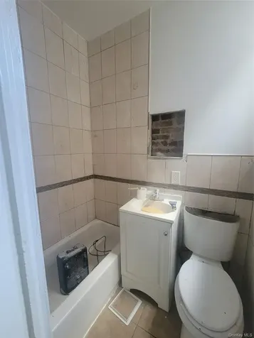 3553 Holland Avenue Bronx NY 10467
