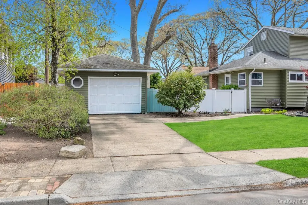 1492 Garden Street East Meadow NY 11554