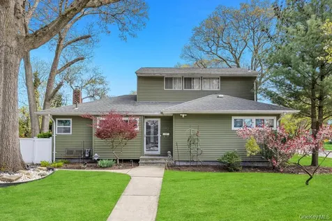 1492 Garden Street East Meadow NY 11554