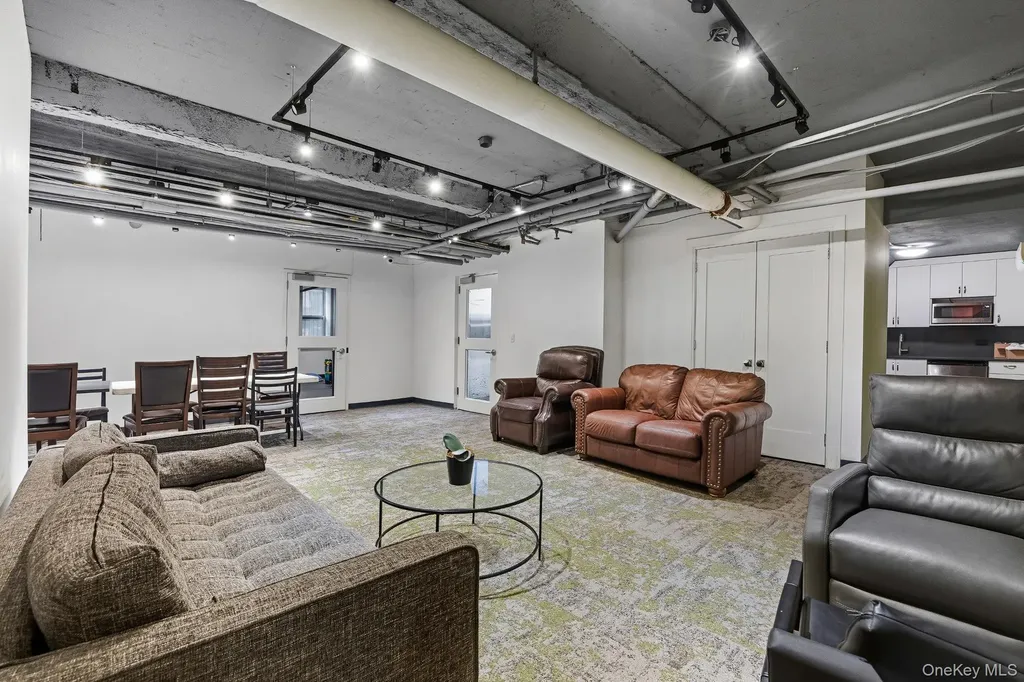 148-09 Northern Boulevard Flushing NY 11354