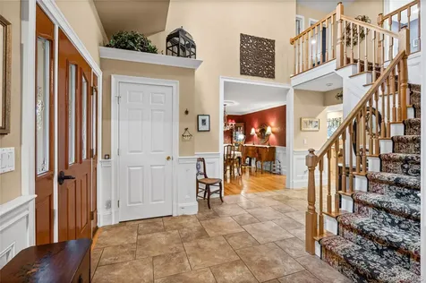 8 Frontier Trail Manorville NY 11949