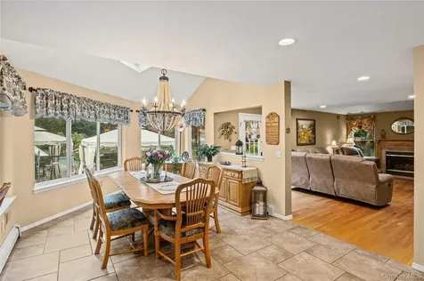 8 Frontier Trail Manorville NY 11949