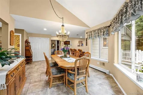 8 Frontier Trail Manorville NY 11949