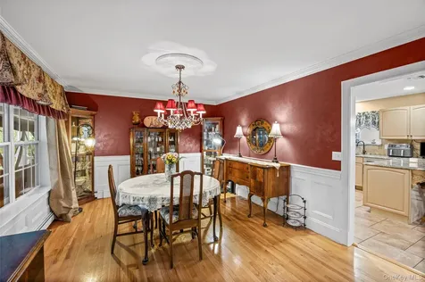 8 Frontier Trail Manorville NY 11949