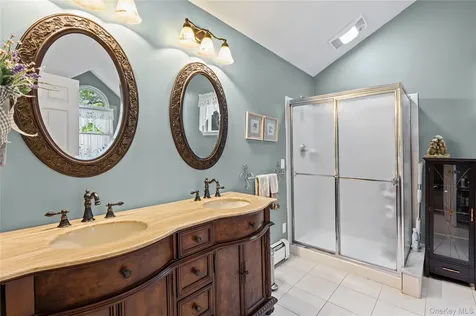 8 Frontier Trail Manorville NY 11949
