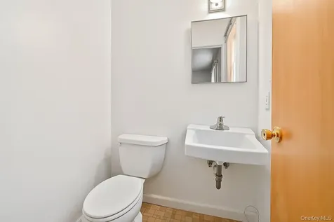 568 Manville Road Pleasantville NY 10570
