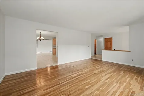 568 Manville Road Pleasantville NY 10570