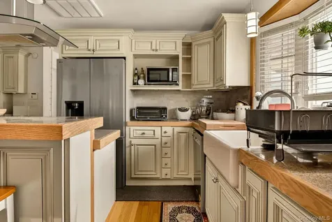 61 Merritt Kingston NY 12401