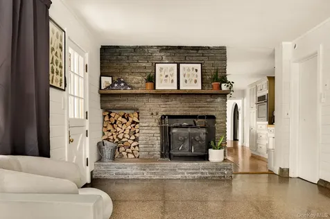 61 Merritt Kingston NY 12401