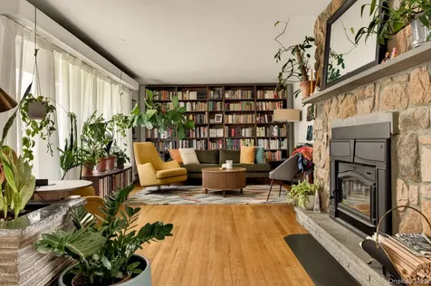 61 Merritt Kingston NY 12401