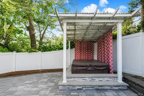 28 Weiner Street Staten Island NY 10309