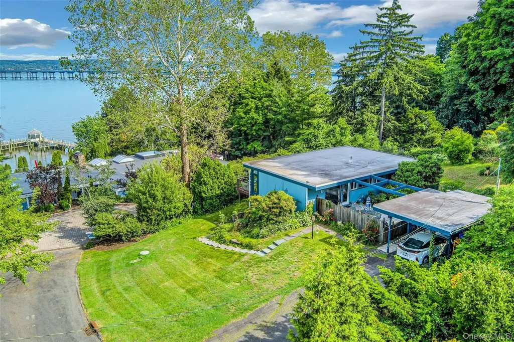 8 Edgewater Lane Nyack NY 10960