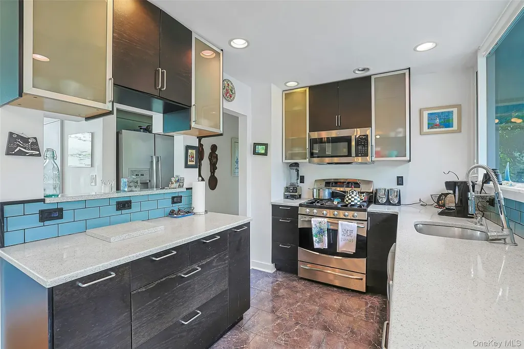8 Edgewater Lane Nyack NY 10960