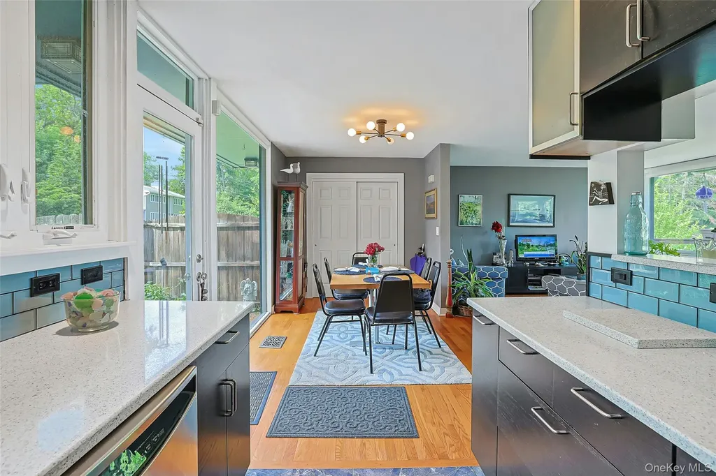 8 Edgewater Lane Nyack NY 10960