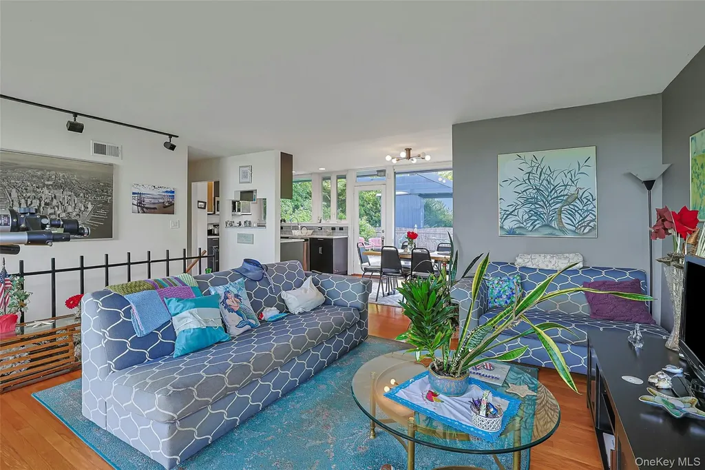 8 Edgewater Lane Nyack NY 10960