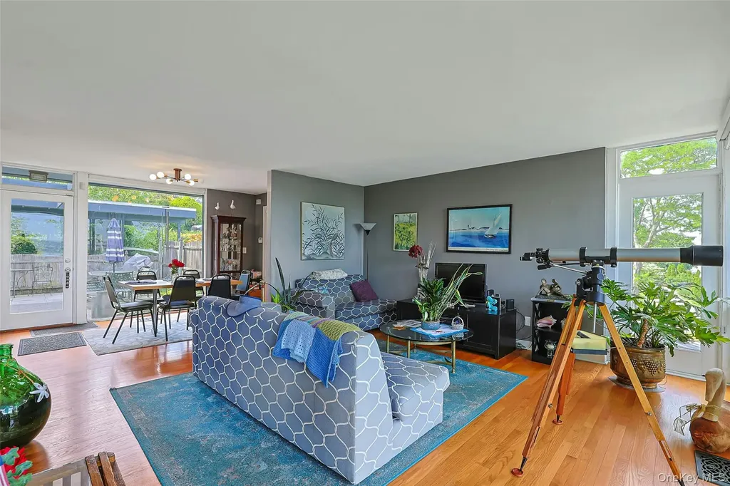 8 Edgewater Lane Nyack NY 10960