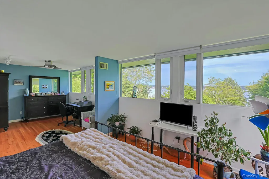 8 Edgewater Lane Nyack NY 10960