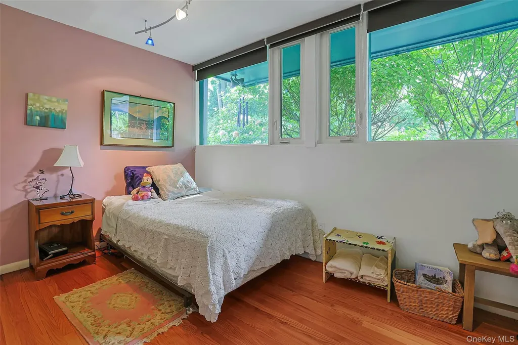 8 Edgewater Lane Nyack NY 10960