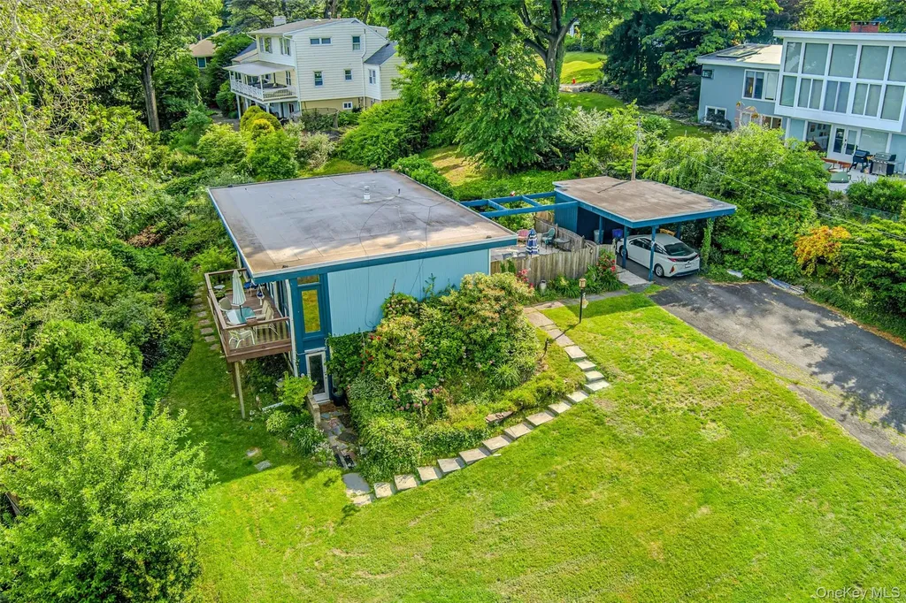 8 Edgewater Lane Nyack NY 10960