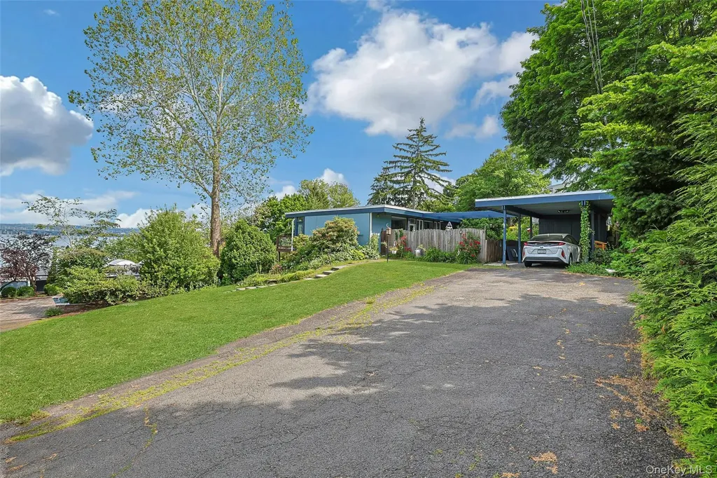 8 Edgewater Lane Nyack NY 10960