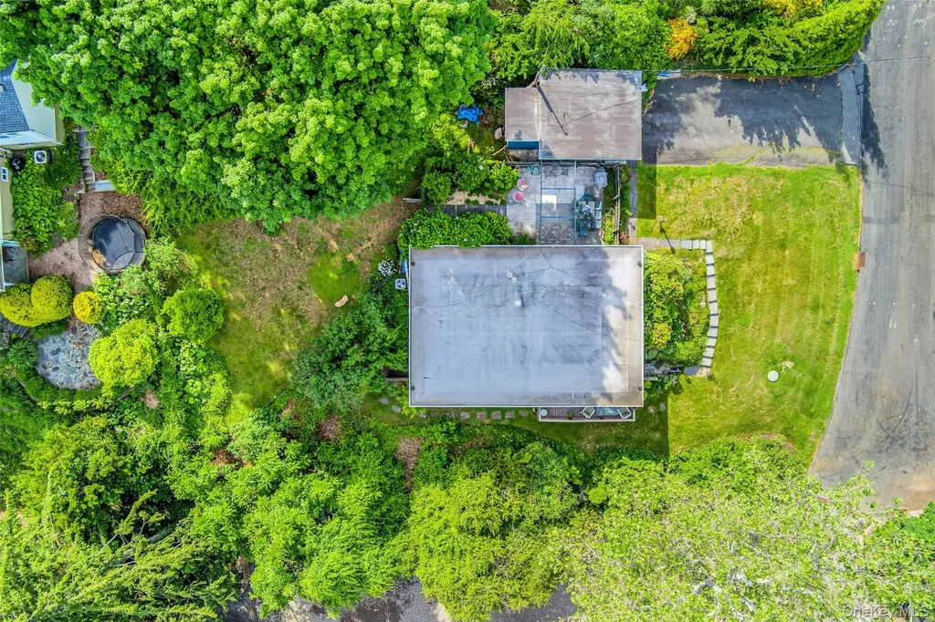 8 Edgewater Lane Nyack NY 10960