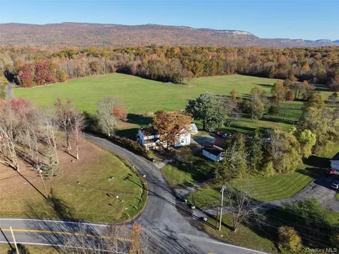 4 Low Road Wallkill NY 12589