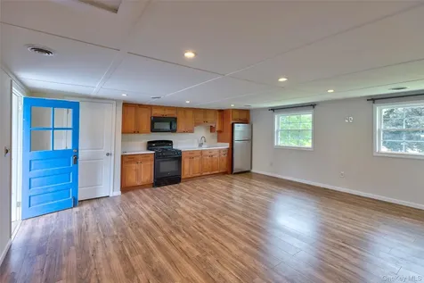 4 Low Road Wallkill NY 12589