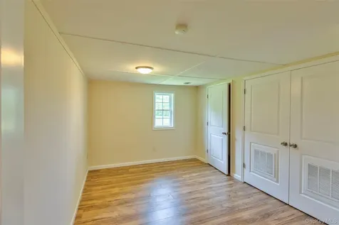 4 Low Road Wallkill NY 12589