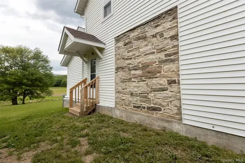 4 Low Road Wallkill NY 12589