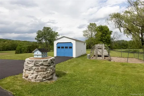 4 Low Road Wallkill NY 12589