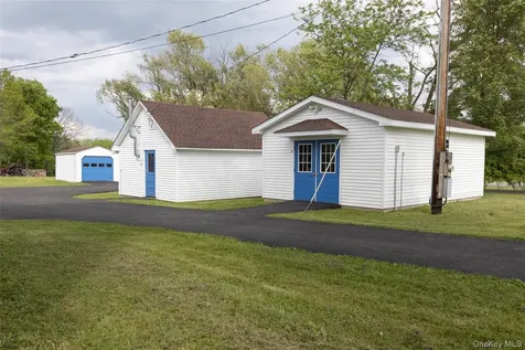 4 Low Road Wallkill NY 12589