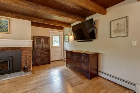 4 Low Road Wallkill NY 12589
