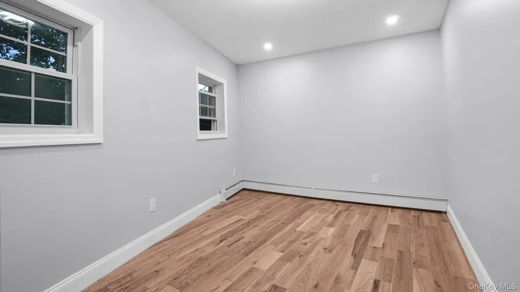 918 Throgs Neck Expwy Bronx NY 10465