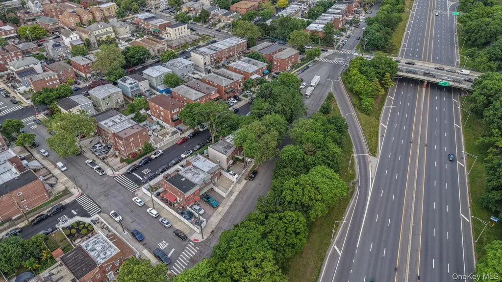 918 Throgs Neck Expwy Bronx NY 10465