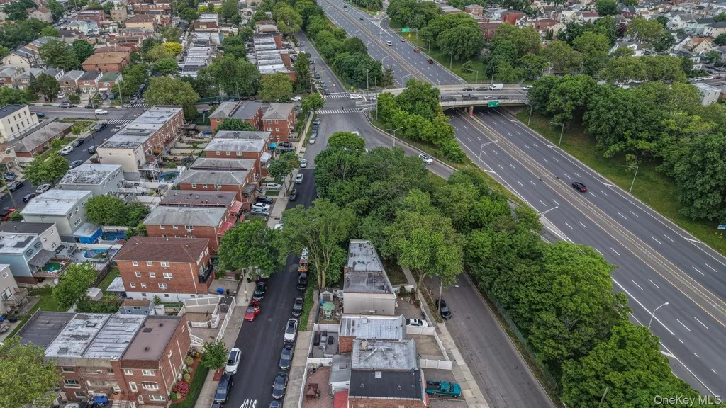 918 Throgs Neck Expwy Bronx NY 10465
