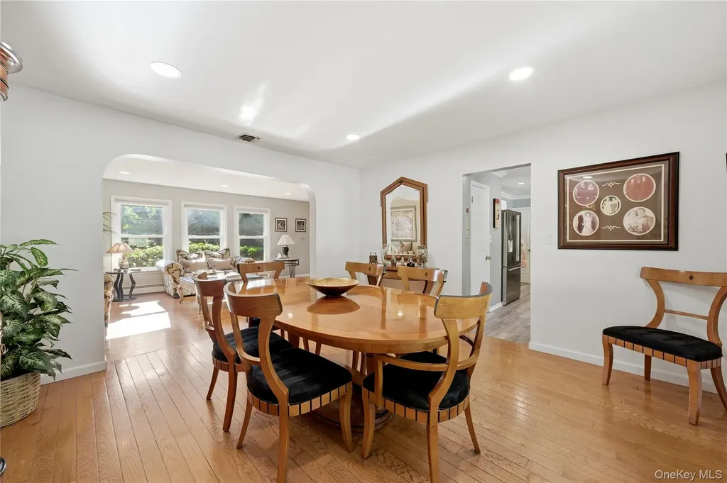 10 Weatherstone Way Smithtown NY 11787