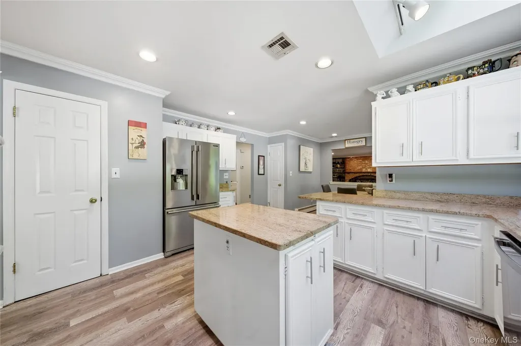 10 Weatherstone Way Smithtown NY 11787